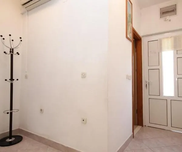 With Parking Space Mavarstica, Ciovo - 8685 Appartement *