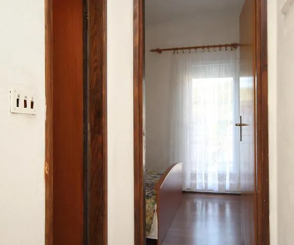 With Parking Space Mavarstica, Ciovo - 8685 Appartement